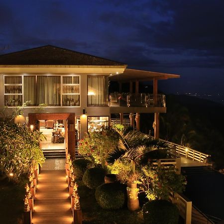 The Oriental Luxury Suites Alfonso ภายนอก รูปภาพ